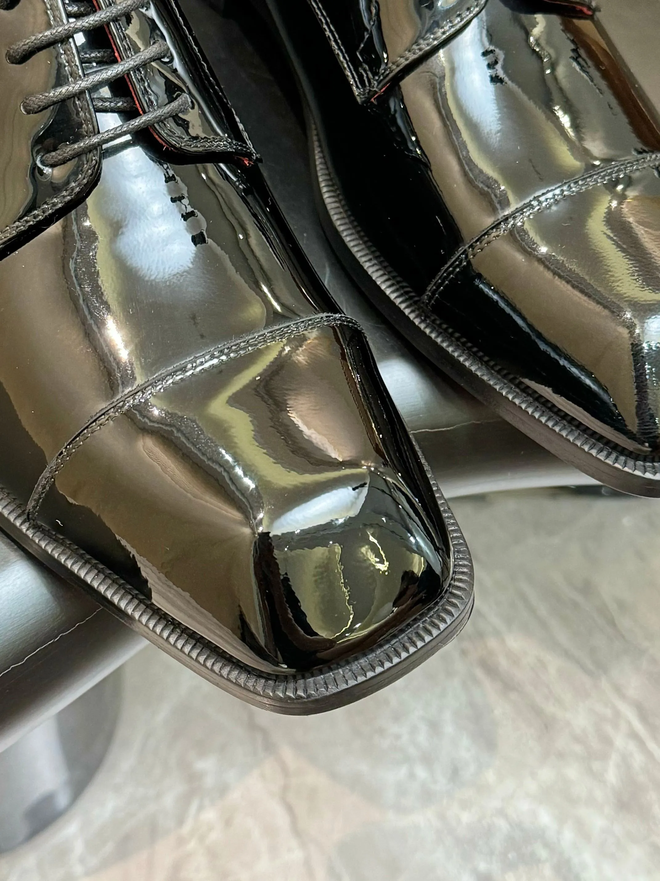 [CL red sole shoes] Top P: 1020💰 Size 39-44 (⚠️38.45.46.47 custom-made, non-returnable and non-exchangeable) 🆑High-end men's business formal leather shoes, original authentic top quality goods ••✅💯 Top original order purchasing agent! Original imported patterned cowhide ➕Imported cowhide lining ➕Cowhide feet ➕Original leather outsole~🉑️Feel free to compare the authentic ones!